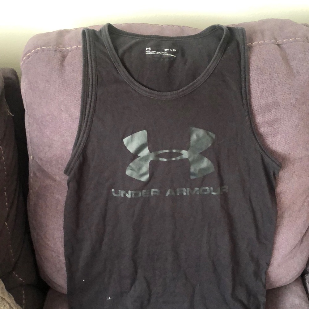 Under Armour black tee. Size small